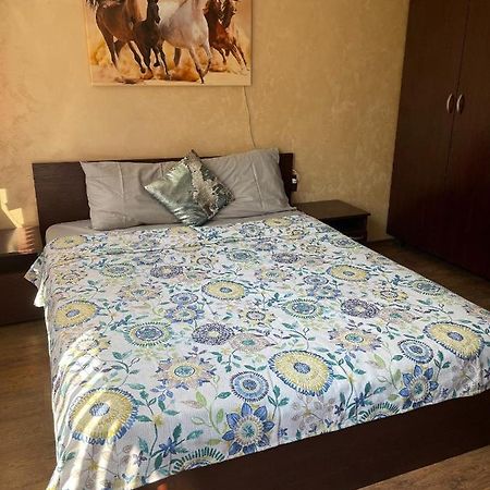 Lotos Apartament Apartment Burgas Bagian luar foto