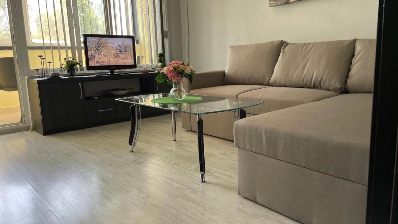 Lotos Apartament Apartment Burgas Bagian luar foto